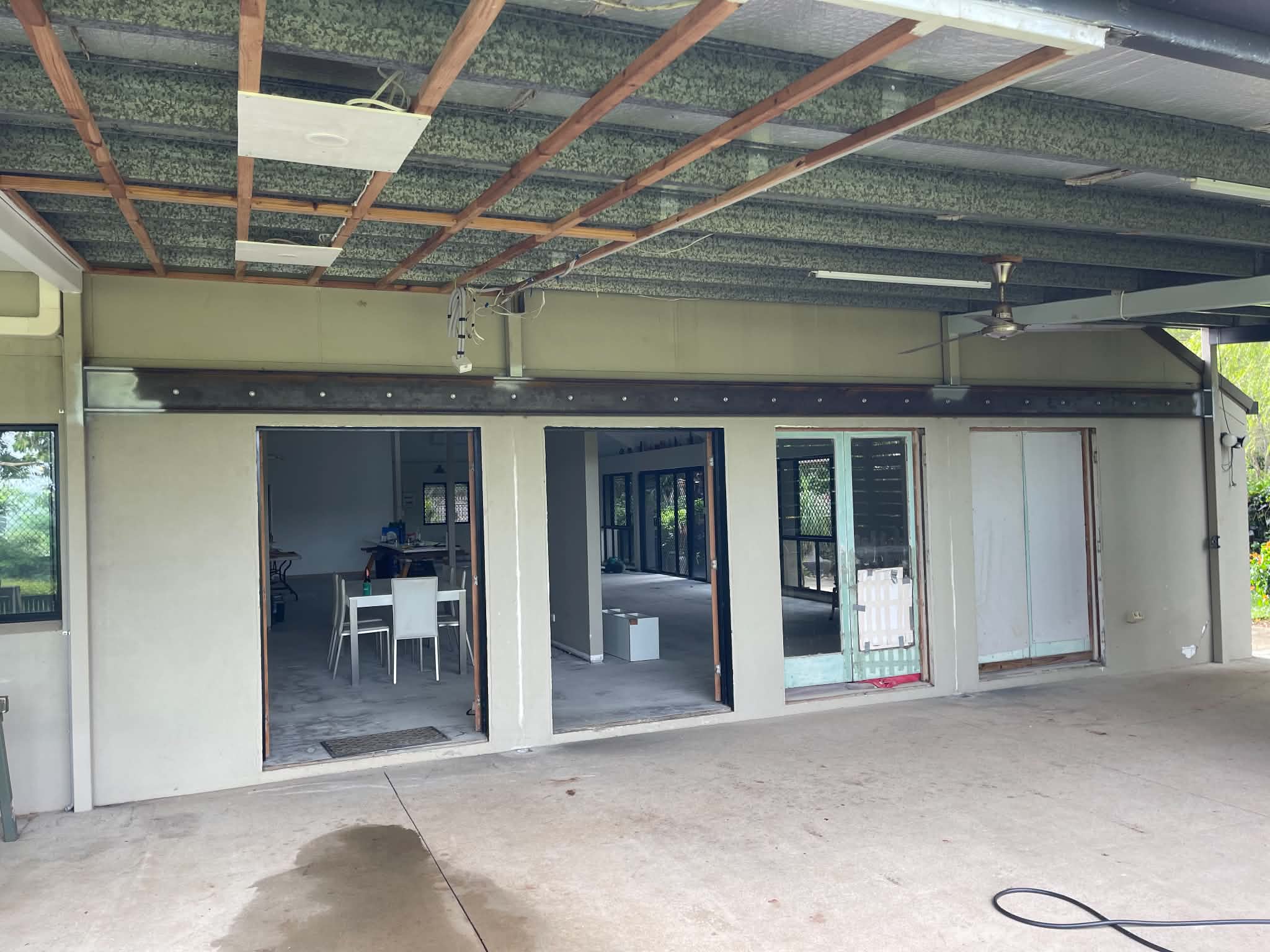 Covered patio with steel support posts